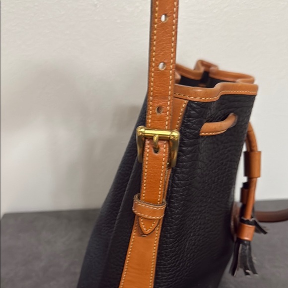 Vintage Dooney & Bourke Black and Tan Drawstring Shoulder Bag - Picture 9 of 16